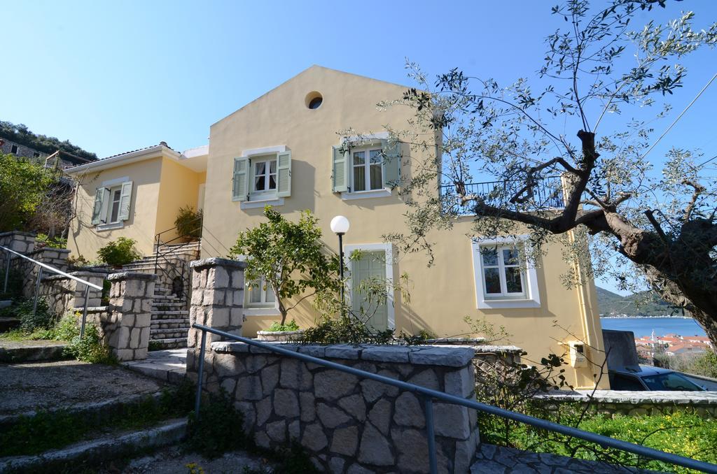 Yellow House Ithaca Vathy  Oda fotoğraf